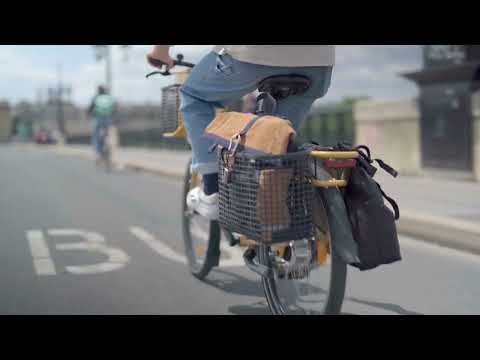 Jean Fourche : Le vélo, léger, porteur, maniable - Produzione Video
